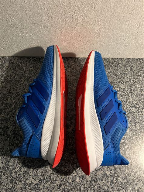 adidas turnschuh blau rot gelb|adidas mit roter sohle.